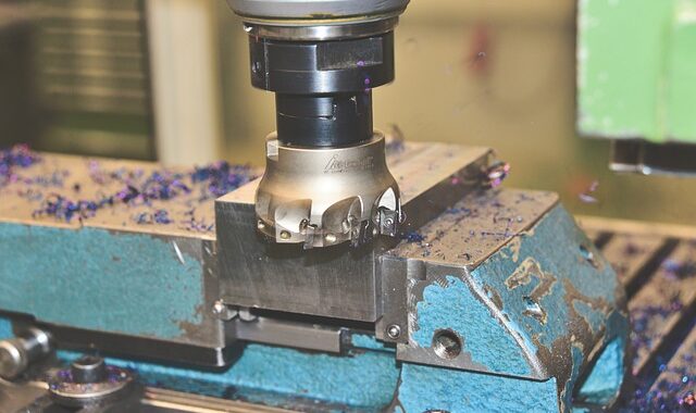 Top Benefits Of Cutting With A Waterjet Cutting Machine