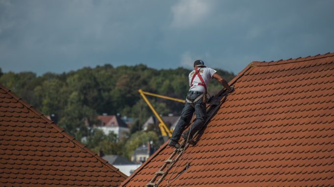 Roof Repair vs. Roof Replacement: When to Call Roofing Services for Help